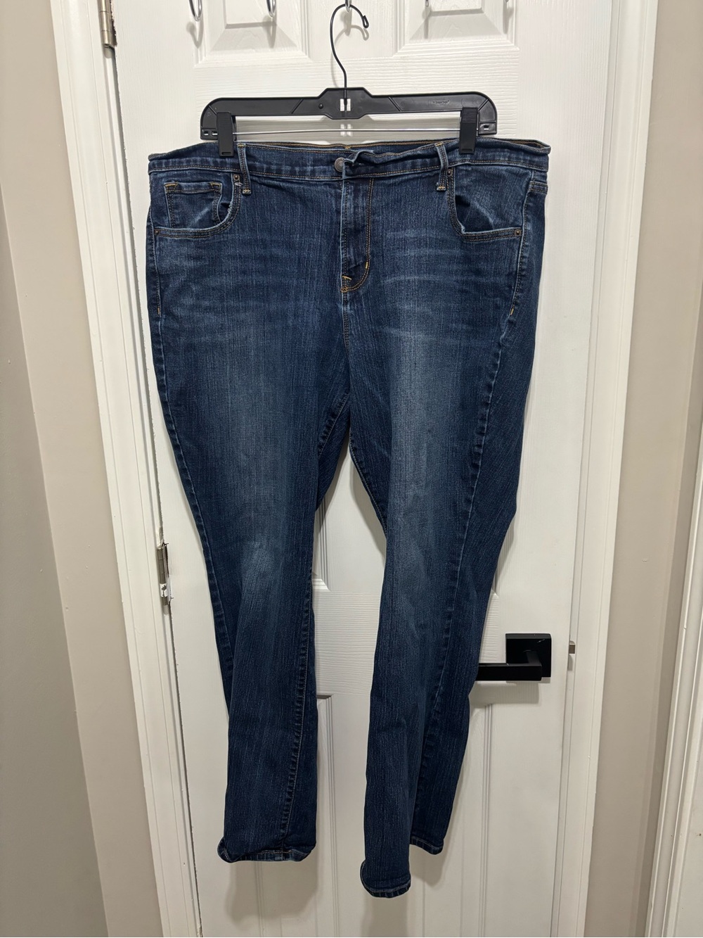 Old Navy Women's Skinny Jeans in Dark Blue Wash